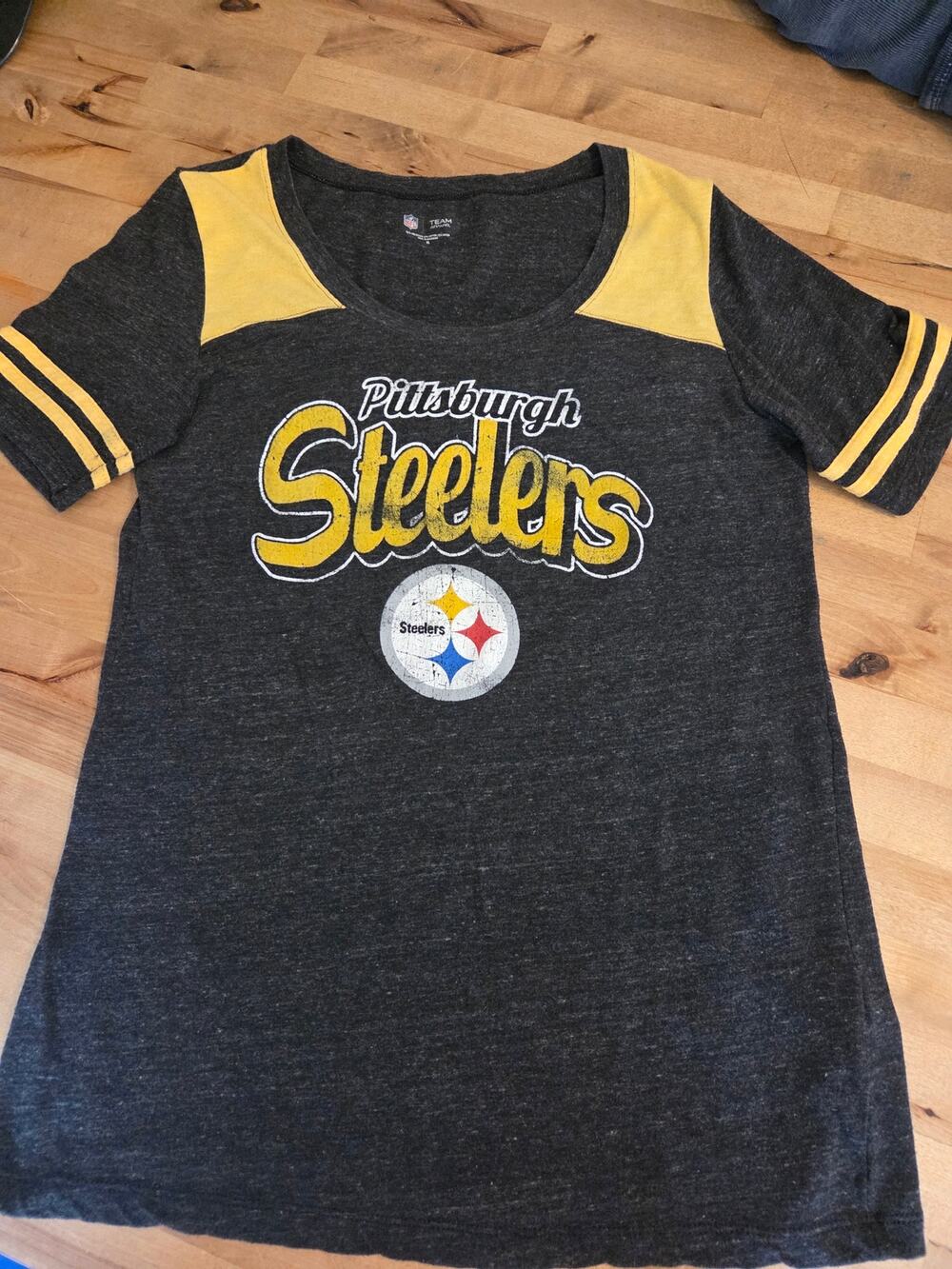 Majestic Pittsburgh Steelers Womens XL T-Shirt Charcoal Gray V-Neck Jersey Style
